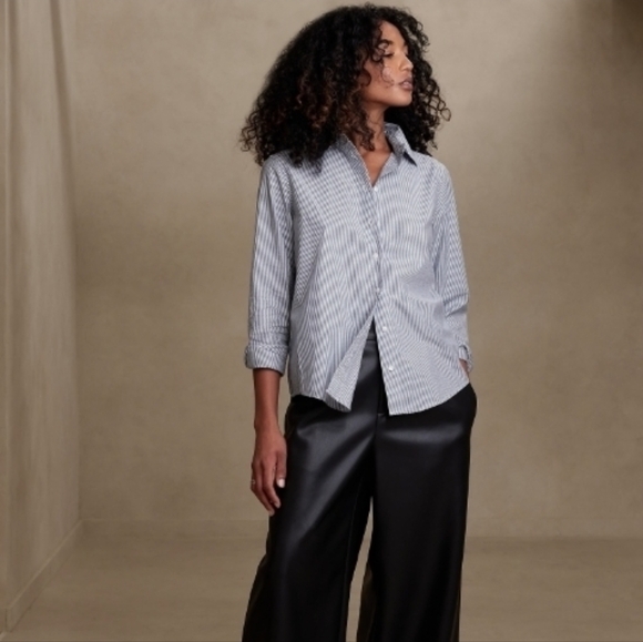 Banana Republic Factory Women's Blue Striped Button-Down Shirt - Picture 6 of 7